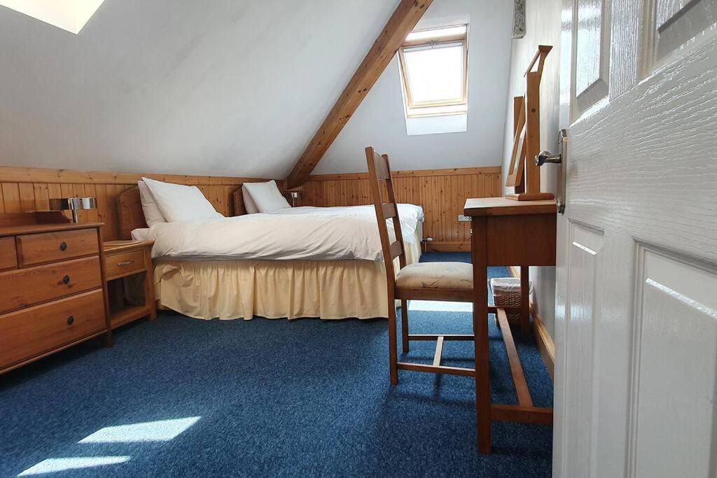 Stylish, Comfortable Apartment With Balcony Plymouth Buitenkant foto